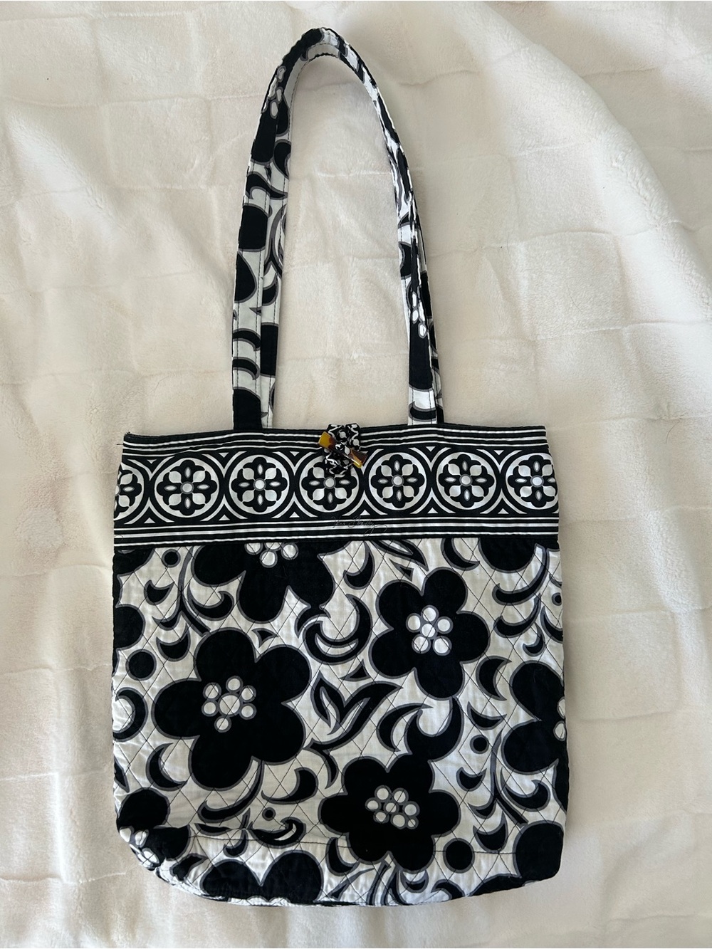 Vera Bradley Night and Day Black & White Floral Quilted Shoulder Tote – Never Us